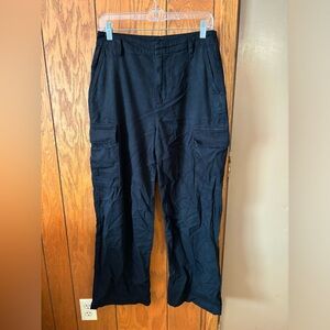 Gap black Cargo pants. Size 8